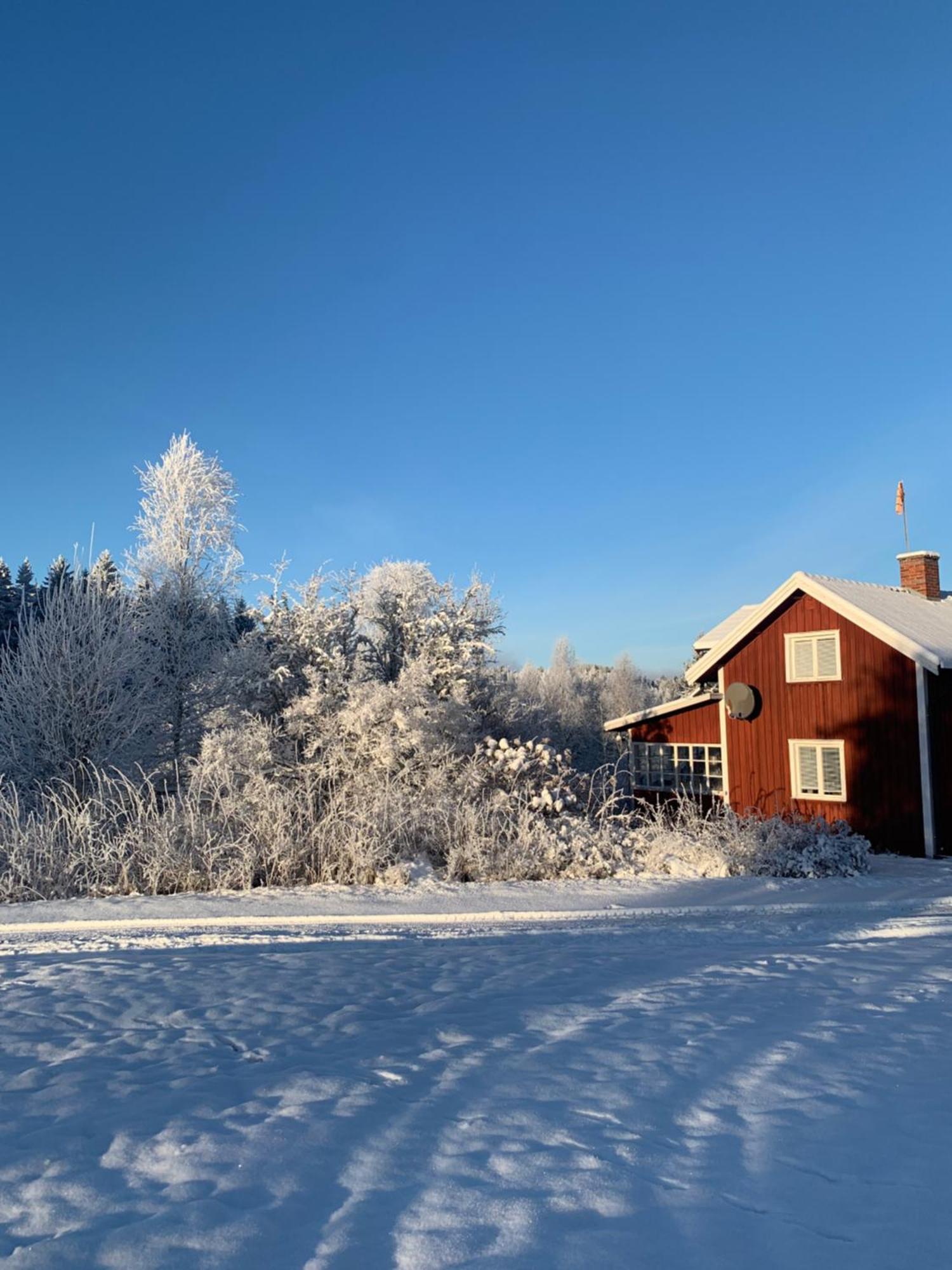 Warm Beheiztes Gemuetliches Haus In Der Natur ซุนเน ภายนอก รูปภาพ